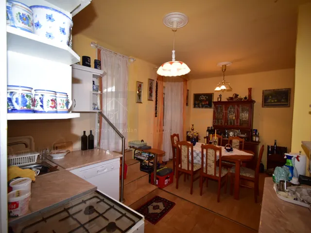 Eladó ház Szombathely, Derkovits-lakótelep 70 nm