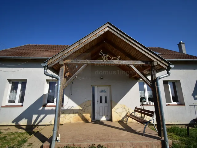 Eladó ház Csempeszkopács 115 nm