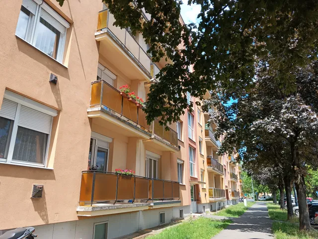 Eladó lakás Szombathely, Derkovits-lakótelep 42 nm