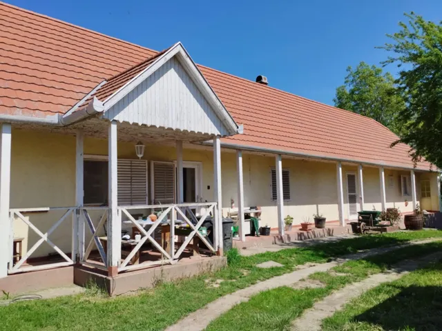 Eladó ház Pázmánd 136 nm