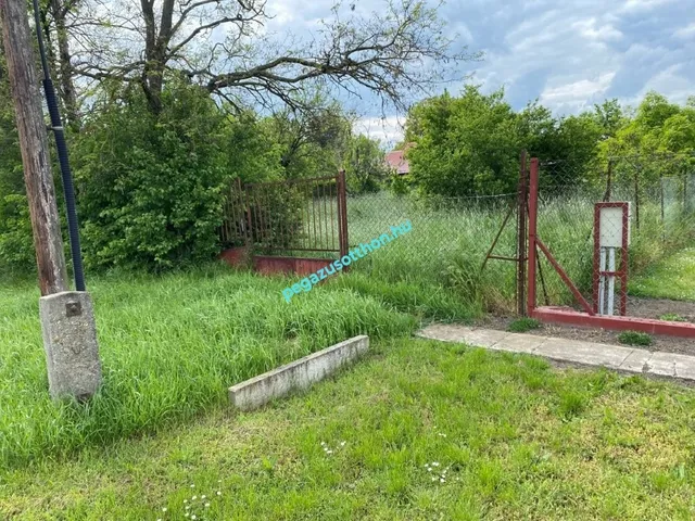 Eladó telek Tiszaroff 958 nm