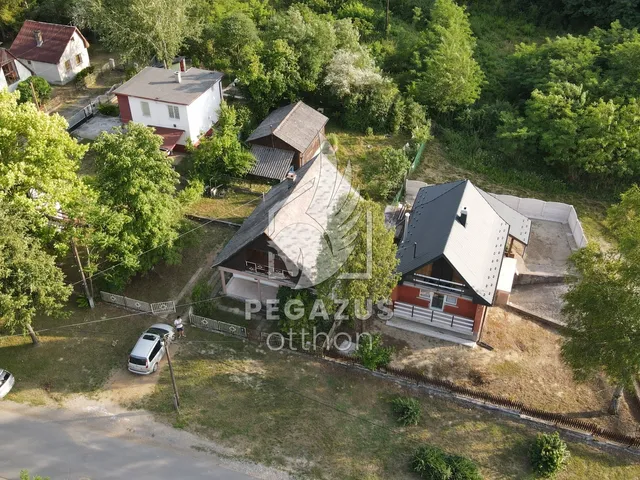 Eladó üdülő és hétvégi ház Arló 100 nm