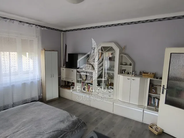 Eladó ház Járdánháza, Béke út 240 nm