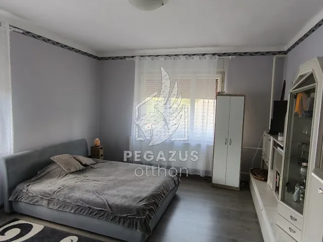 Eladó ház Járdánháza, Béke út 240 nm