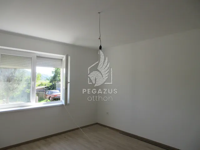 Eladó ház Ózd, Fenyő út 80 nm