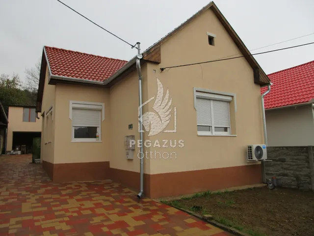 Eladó ház Ózd, Fenyő út  80 nm