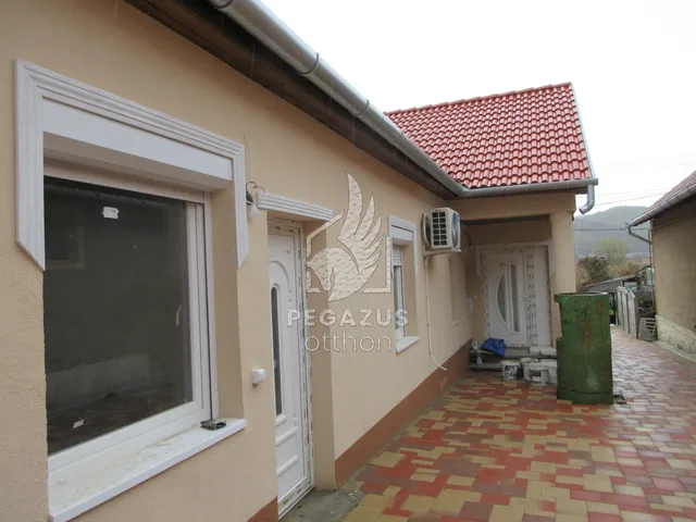 Eladó ház Ózd, Fenyő út  80 nm