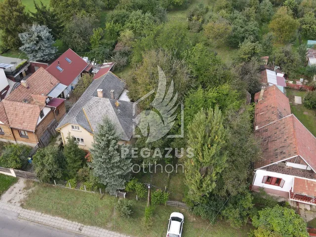 Eladó ház Ózd, Szentsimoni út 180 nm