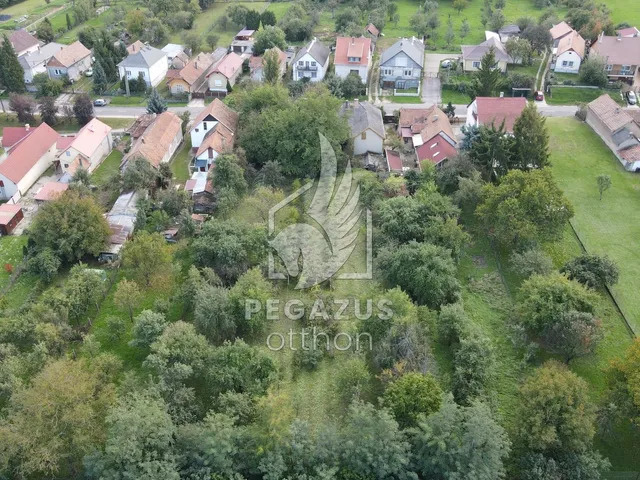 Eladó ház Ózd, Szentsimoni út 180 nm