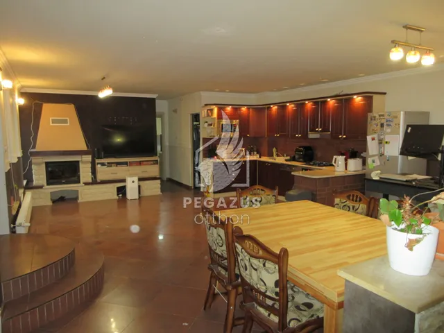 Eladó lakás Eger, Törvényház utca 130 nm