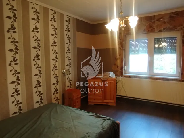 Kiadó ház Ózd, Bolyki főút 80 nm