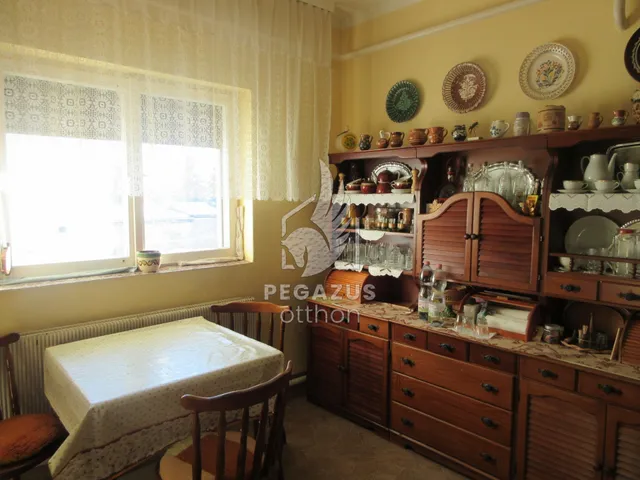 Eladó ház Ózd, Szentsimon út  150 nm