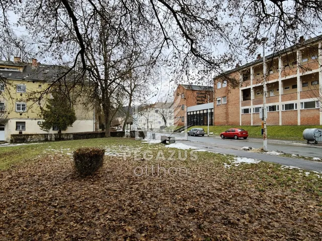 Eladó lakás Ózd, Árpád Vezér út 49 nm