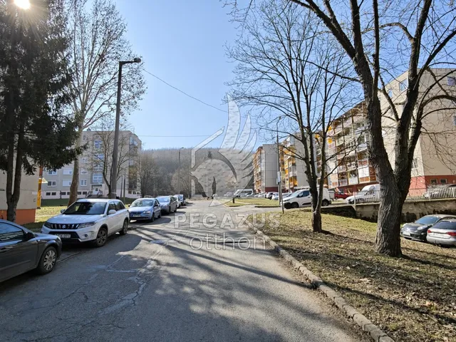 Eladó lakás Ózd, Szent István út 73 nm