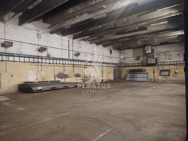 Eladó kereskedelmi és ipari ingatlan Ózd 7998 nm