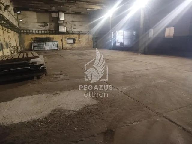 Eladó kereskedelmi és ipari ingatlan Ózd 7998 nm