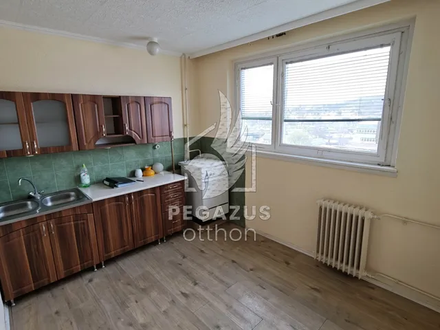 Eladó lakás Ózd, Nemzetőr út 52 nm