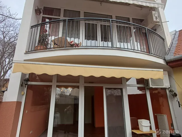 Eladó lakás Pécs, Egyetemváros 70 nm