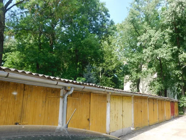 Eladó garázs Szeged, Újszeged, Fésű 18 nm