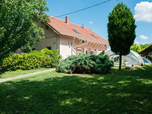 Eladó ház Szatymaz, Külterület 183 nm