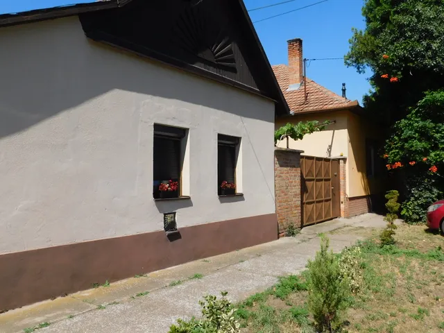 Eladó ház Sándorfalva, Szent István 80 nm