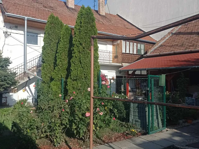 Eladó lakás Szeged, Móraváros 30 nm