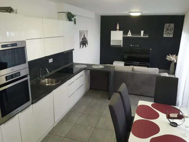 Kiadó lakás Szeged, Móraváros 70 nm