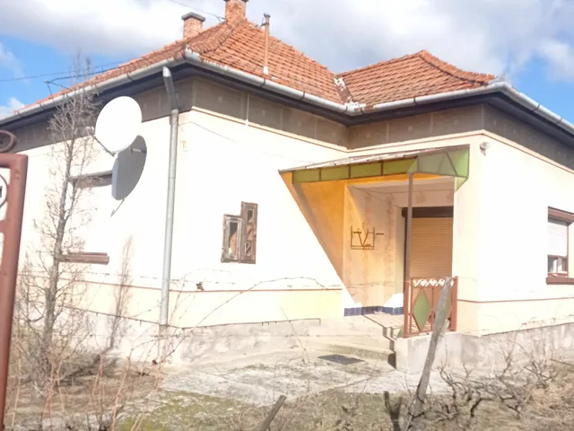 Eladó ház Csengele 100 nm