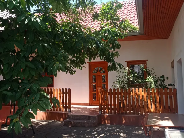 Eladó ház Zsombó 218 nm