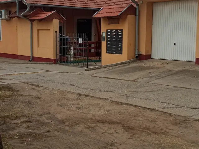 Eladó garázs Kistelek, Bocskai utca 14 nm