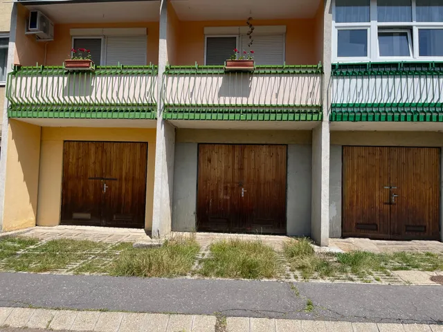 Eladó garázs Miskolc, Avas 18 nm