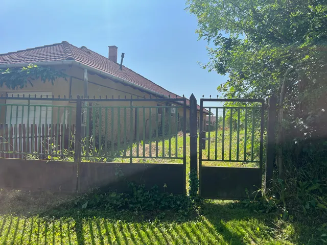 Eladó telek Nyékládháza 1480 nm