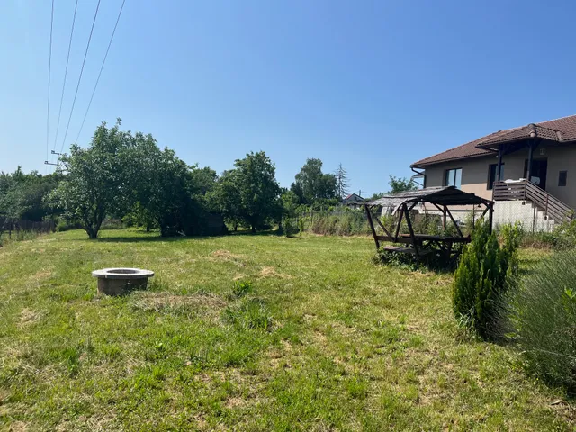 Eladó telek Nyékládháza 1480 nm