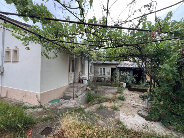 Eladó kereskedelmi és ipari ingatlan Miskolc, Zsolcai kapu 75 nm
