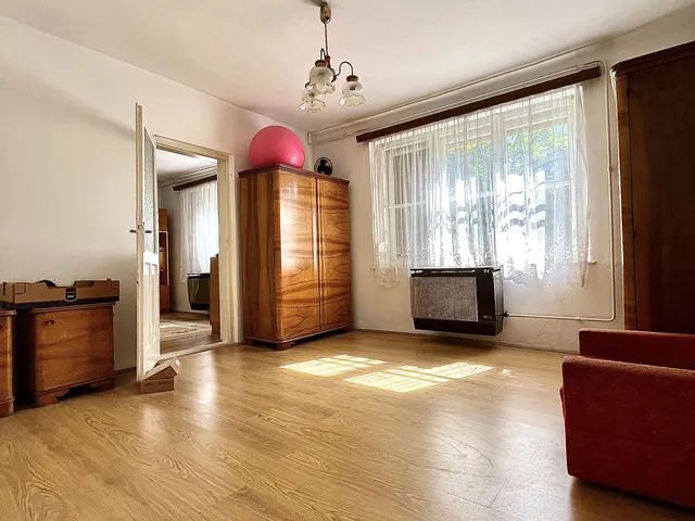 Eladó ház Szirmabesenyő 130 nm