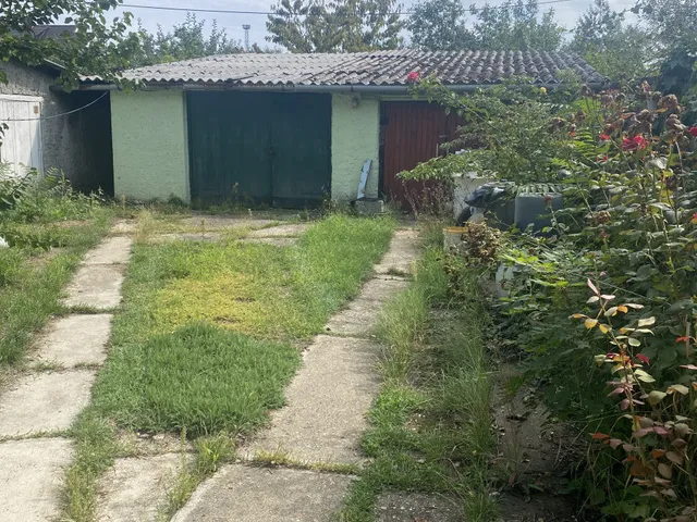 Eladó kereskedelmi és ipari ingatlan Miskolc, Vörösmarty-városrész 150 nm