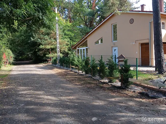 Eladó ház Szigetmonostor, Horány 80 nm