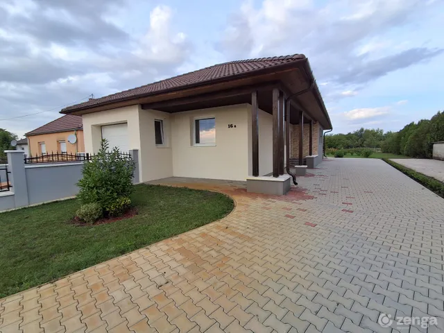 Eladó ház Mezőörs 141 nm