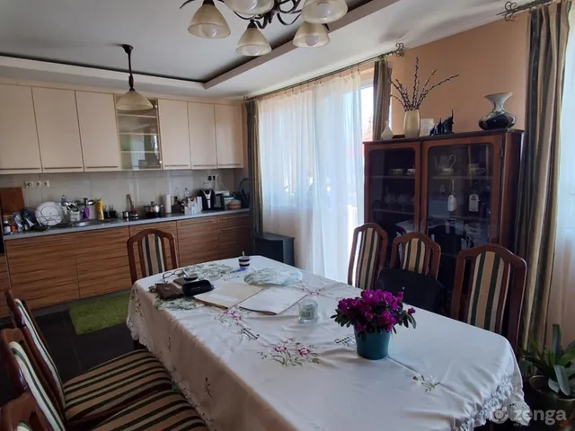 Eladó ház Győrújbarát 213 nm