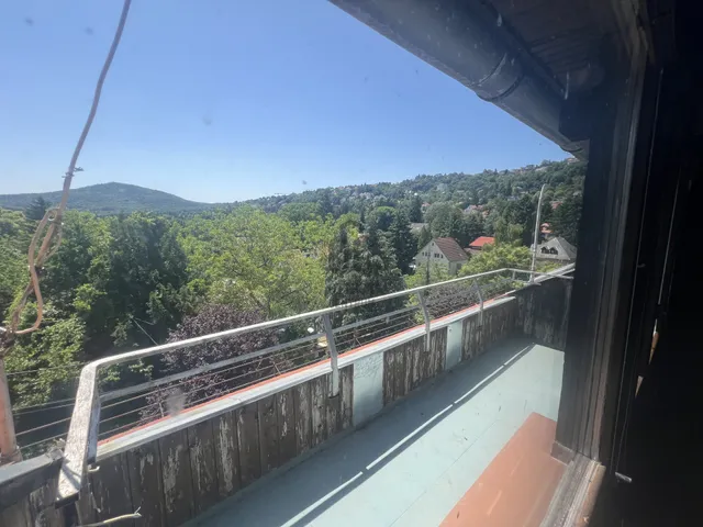 Eladó ház Budapest II. kerület, Máriaremete 220 nm