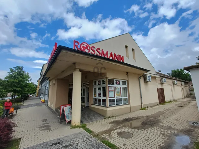 Eladó kereskedelmi és ipari ingatlan Sümeg 300 nm