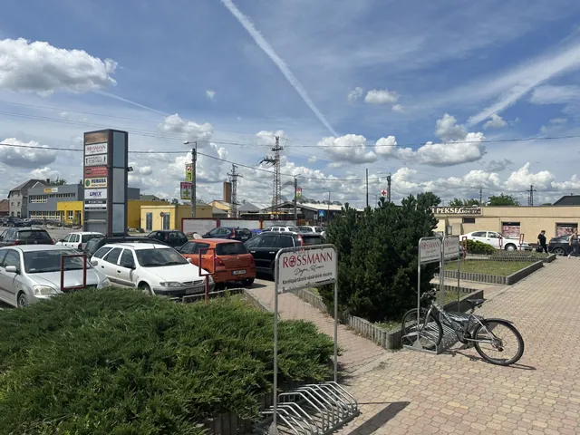 Eladó kereskedelmi és ipari ingatlan Szigetszentmiklós 1100 nm