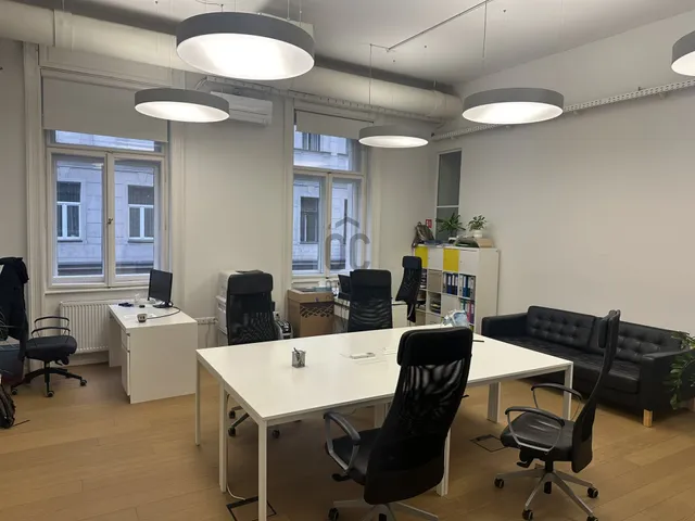 Eladó kereskedelmi és ipari ingatlan Budapest V. kerület, Belváros 458 nm