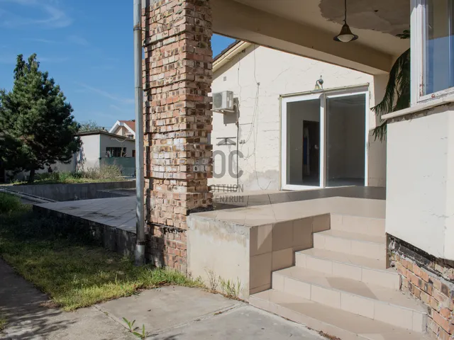 Eladó ház Budapest XV. kerület, Pestújhely 270 nm