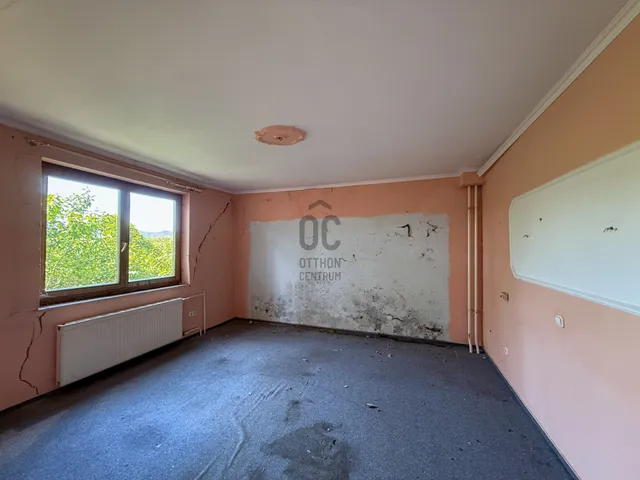 Eladó ház Üröm 165 nm