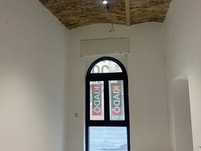 Eladó kereskedelmi és ipari ingatlan Budapest VI. kerület 85 nm