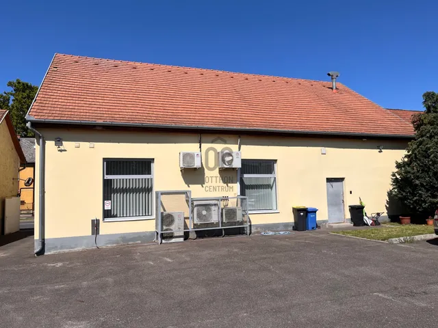 Eladó kereskedelmi és ipari ingatlan Berettyóújfalu 164 nm