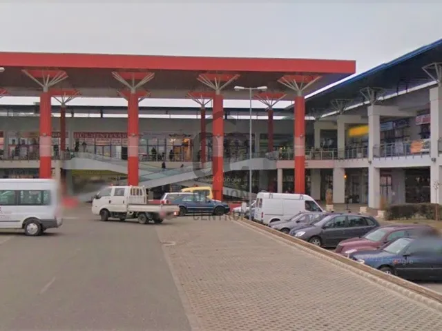 Eladó kereskedelmi és ipari ingatlan Debrecen, Józsa 211 nm