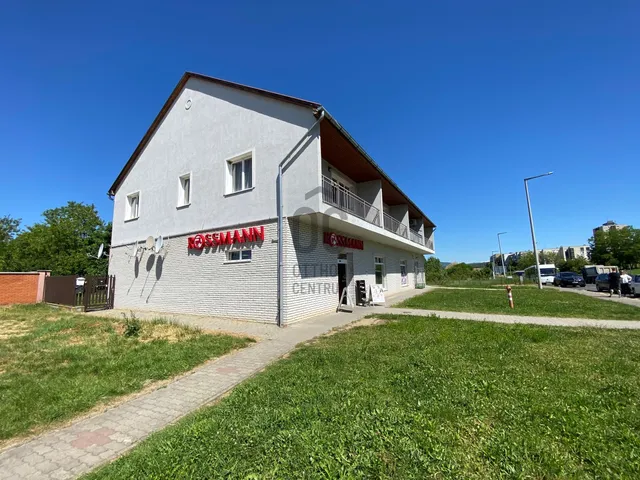 Eladó kereskedelmi és ipari ingatlan Bátonyterenye 300 nm