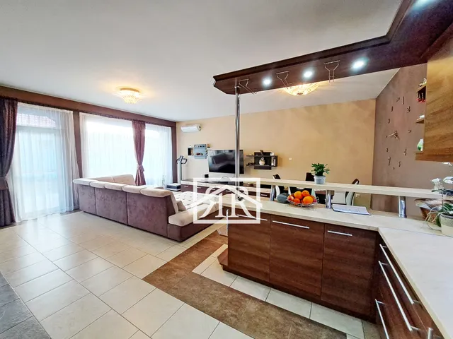 Eladó ház Szeged, Szőreg 184 nm